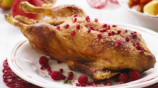 How to Roast a Whole Duck With a Christmas Feel